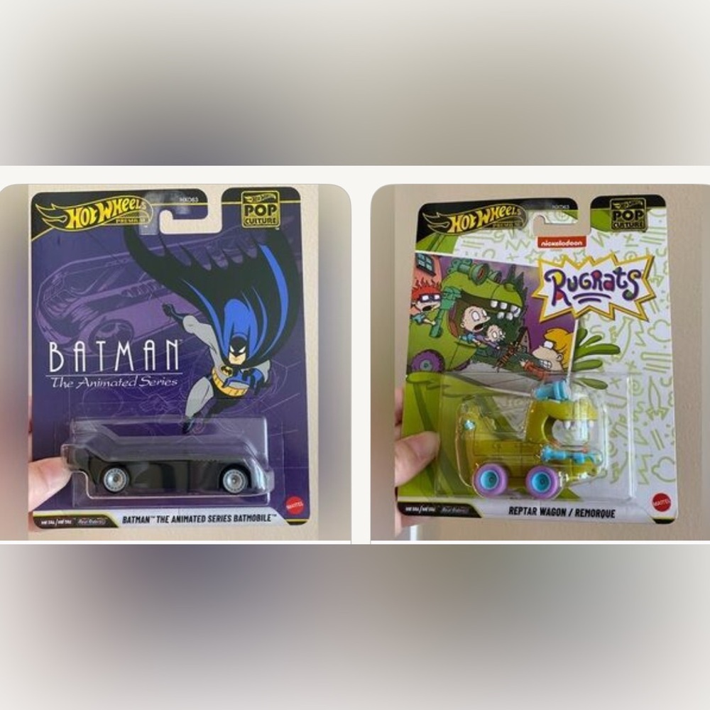 Hot Wheels BATMAN™ THE ANIMATED SERIES BATMOBILE & Rugrats Reptar Wagon